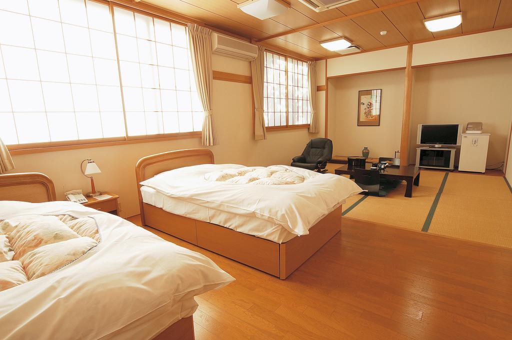 本宫 山百合渡濑温泉日式旅馆酒店 外观 照片